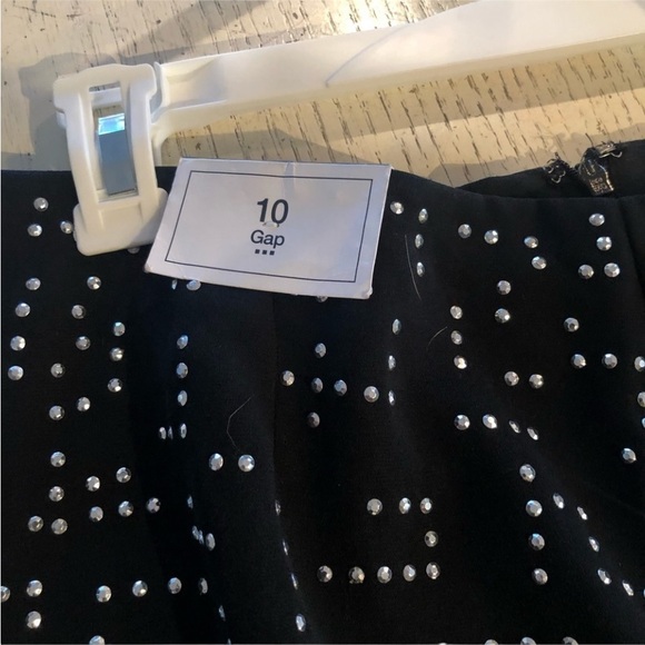 GAP size 10 black studded skirt above the knee with silver studs skirt NWT - Picture 6 of 10